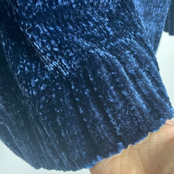 Orvis Navy Blue Chenille Knit Long Sleeve Crew neck Sweater- Large - Picture 3 of 13